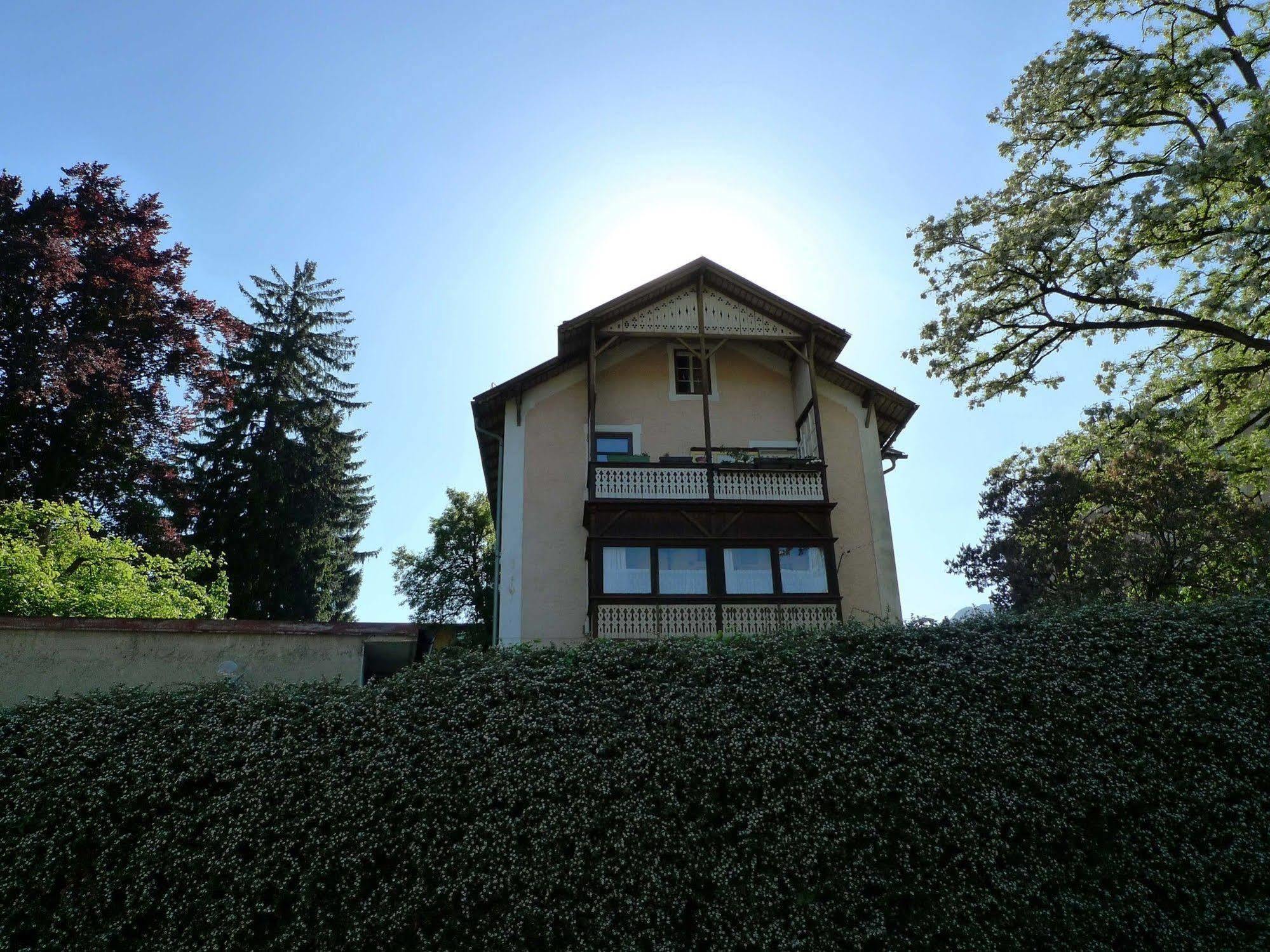 Absteige Innsbruck- Zentrale Ferienapartments Экстерьер фото